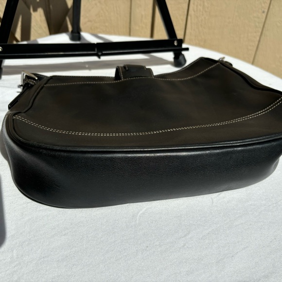 Black Leather Buckle Flap Zipper Shoulder Bag - Picture 11 of 16